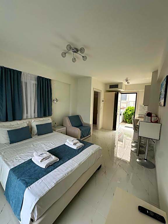 Villa Nikiti View semi-basement