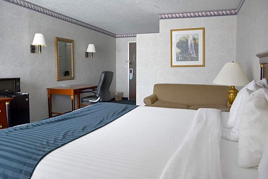 Travelodge by Wyndham Milwaukee