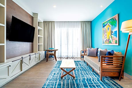 OCEAN FRONT PARADISE SWIM-UP STUDIO