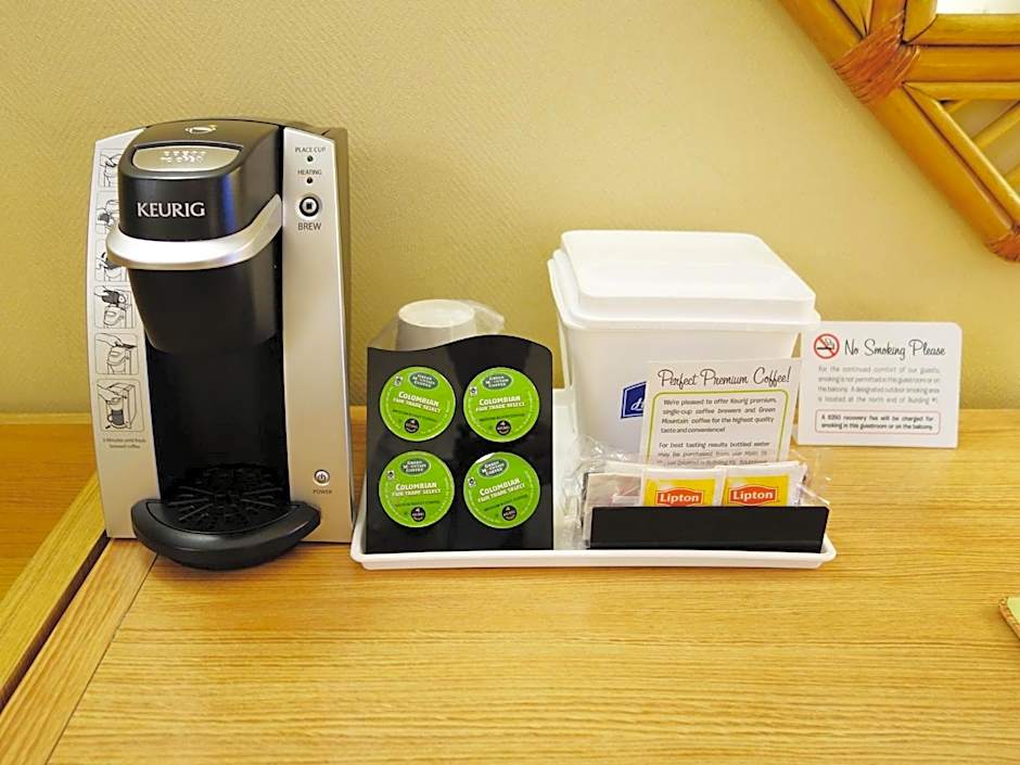 Howard Johnson by Wyndham Anaheim Hotel & Water Playground