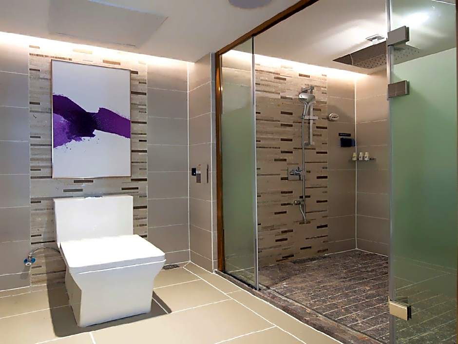 Lavande Hotel Yueyang East High-speed Railway Station Walmart