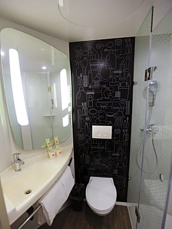 Superior Queen Room (2 Free Breakfast and 1 Hour Late Checkout)