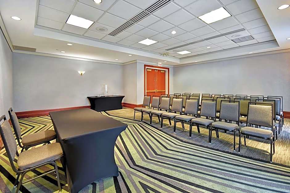 Embassy Suites By Hilton Hotel Little Rock