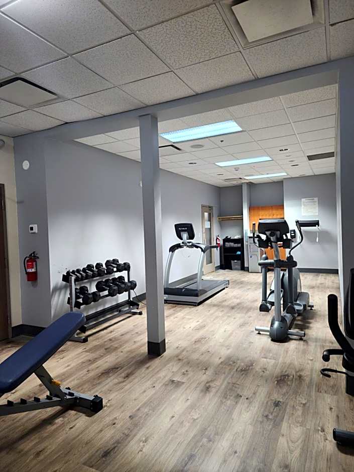 Merit Hotel & Suites