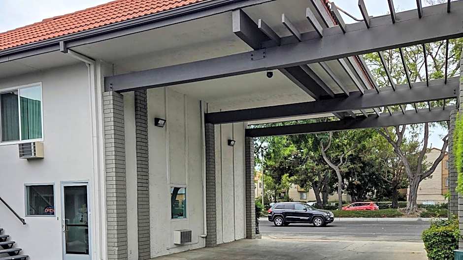 Studio 6 Suites Santa Ana, CA