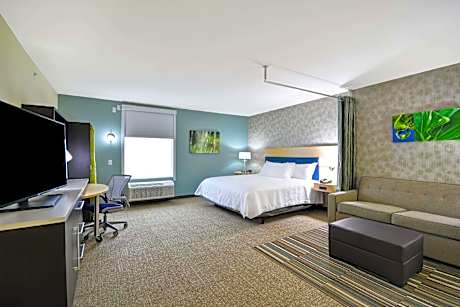 1 King Mobilty/Hearing Access Tub Studio Nosmk