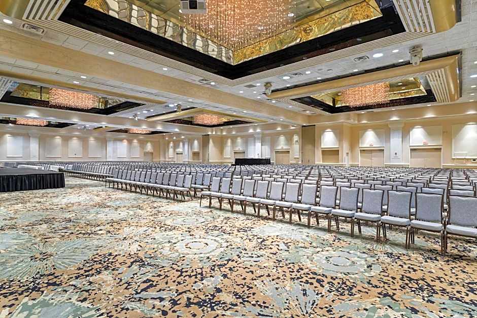 Crowne Plaza Executive Center Baton Rouge By IHG