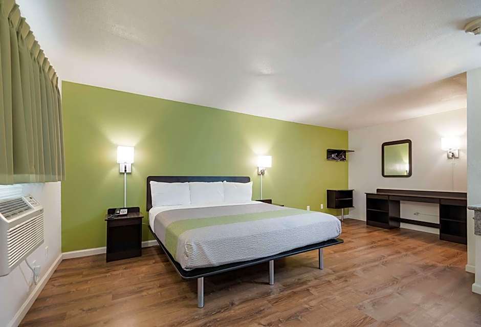 Motel 6-Burlington, WA