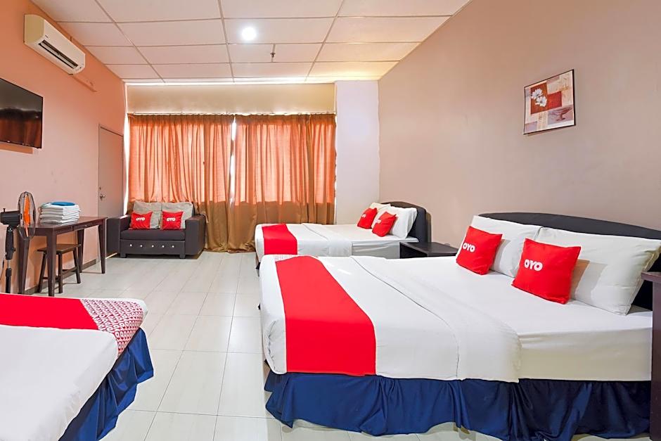 OYO 89588 Destiny Riverside Hotel