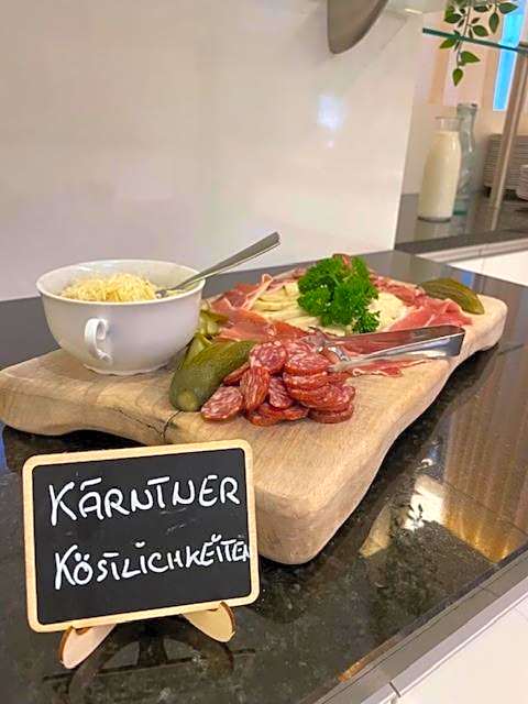 Lake's - My Lake Hotel