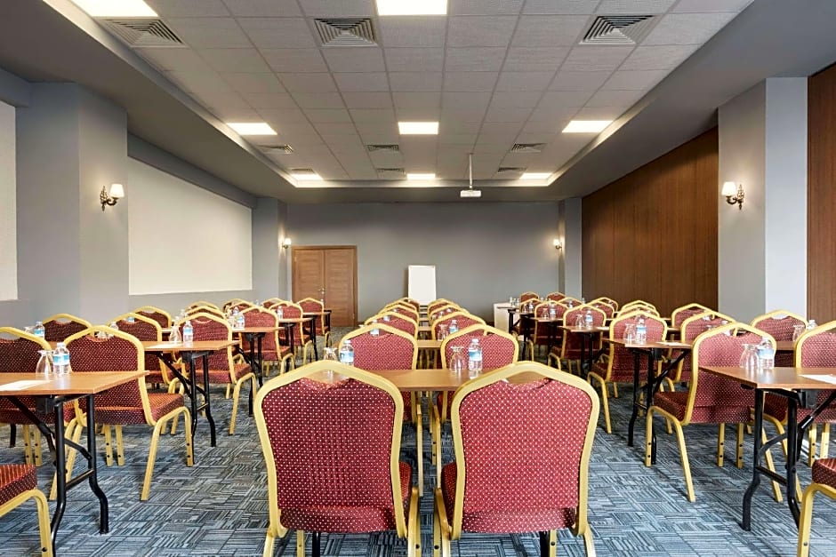 Hawthorn Suites by Wyndham Cerkezkoy