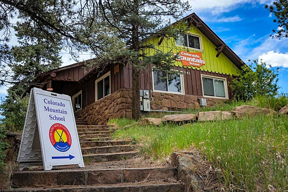 Estes Park Adventure Hostel