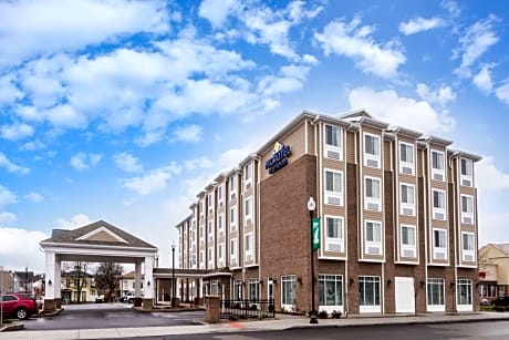 Microtel Inn & Suites by Wyndham - Penn Yan