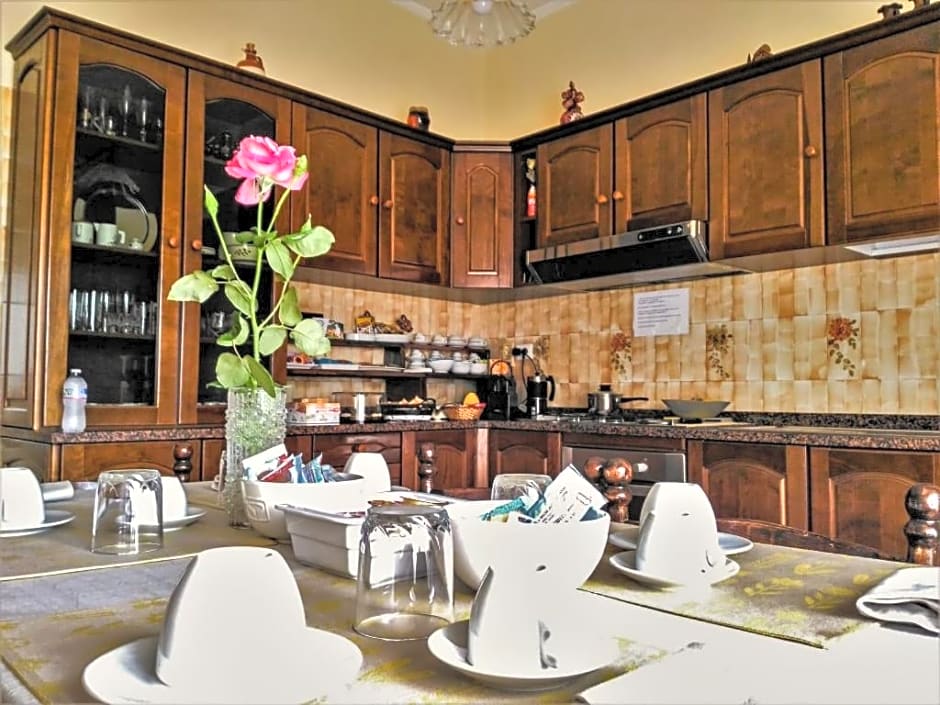 Il Tuo Letto Sullo Stretto