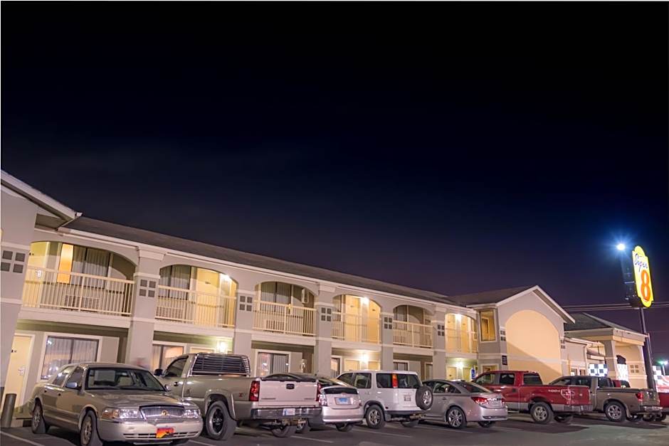 Super 8 by Wyndham Oklahoma Airport Fairgrounds West
