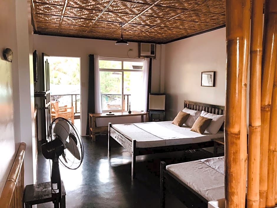 Everyday Sunday Hotel & Cafe