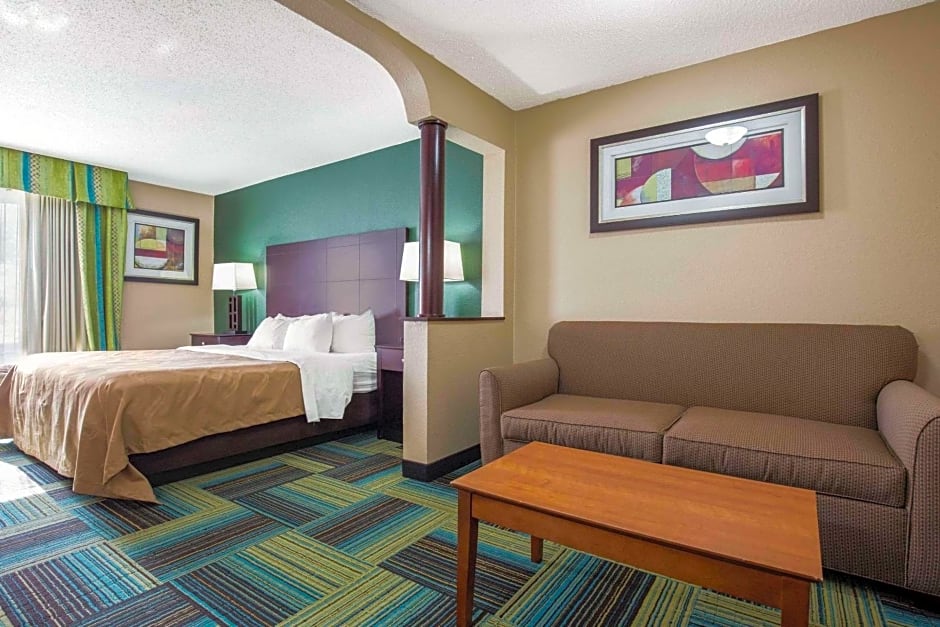 Quality Inn & Suites Arnold