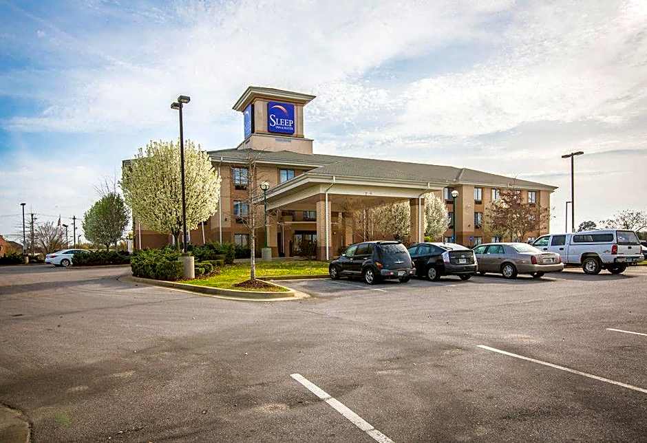 Sleep Inn & Suites East Chase