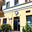 SLEEPWELL NOWY ŚWIAT - courtyard entrance Ordynacka 14St