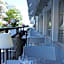 Lively Hotel
