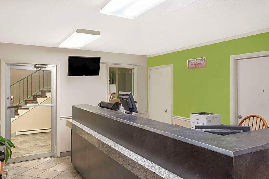 Super 8 by Wyndham Harrisburg Hershey West