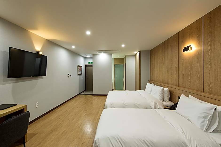 Photo 1 of 4 of Junior Suite