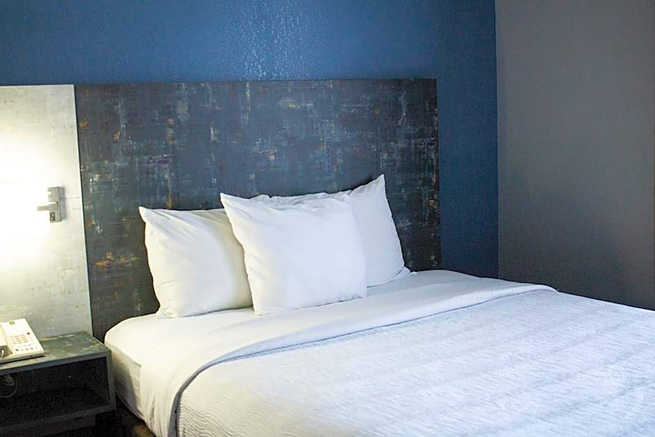 FairBridge Inn & Suites Cleburne