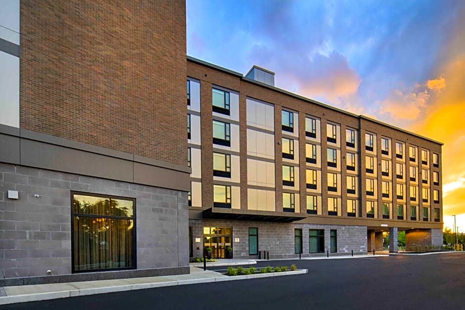 Holiday Inn Express Boston Logan Airport - Revere