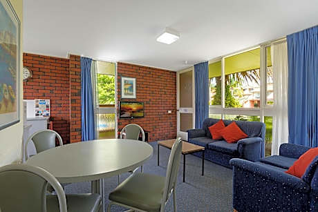 One-Bedroom Apartment (3 Adults)