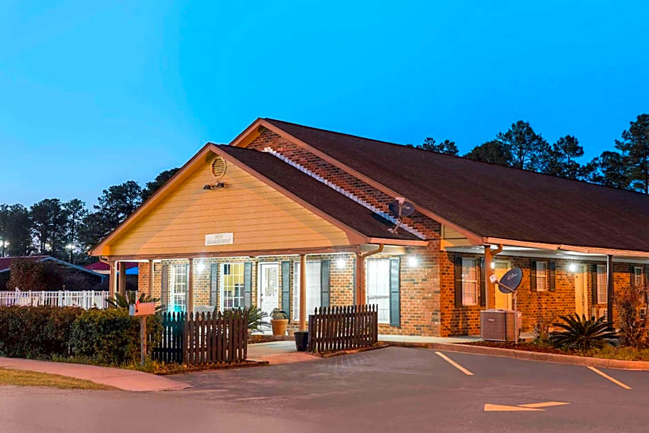 Travelodge by Wyndham Santee