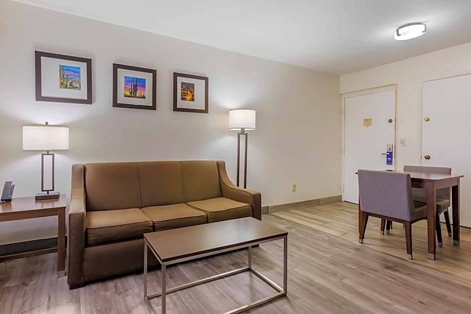 Comfort Suites Tucson near Sabino Canyon