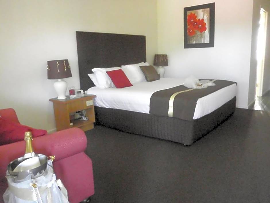 McNevins Logan Park Motel