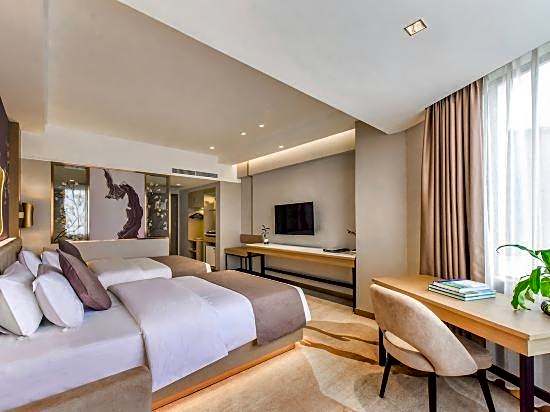 Oriental Silk Hotel