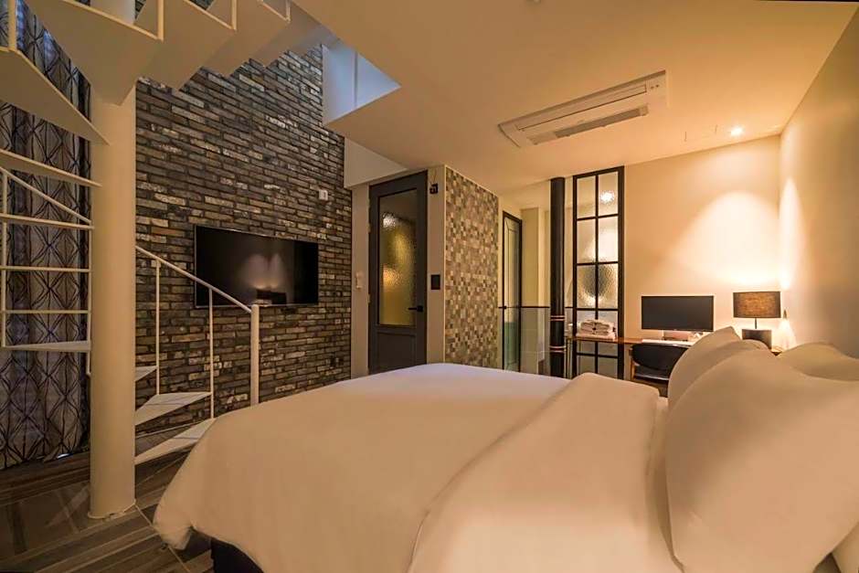Hotel March