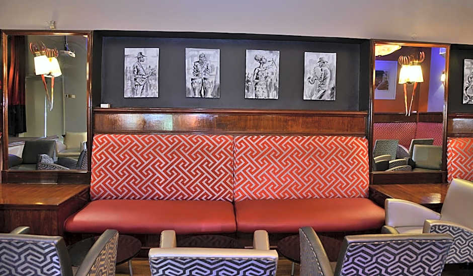 Cresta Jameson Hotel