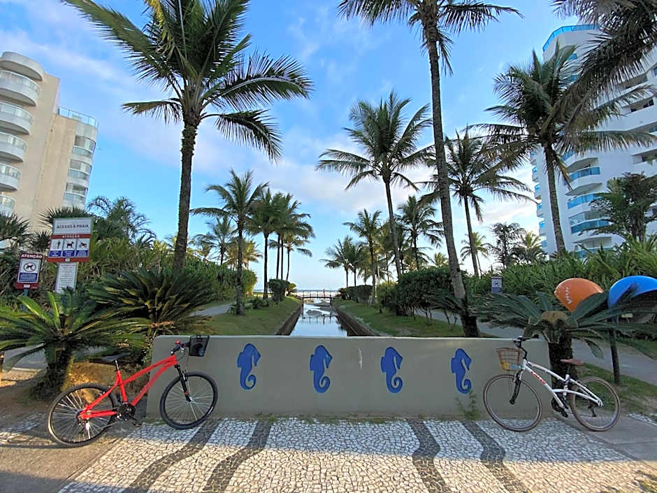 Flat estudio 110 Amarilis Riviera de São Lourenço, 03 piscina climatizada, serviço de hotelaria, limpesa e troca de toalhas diária, carregador veiculo elétrico e servico de praia finais de semana WiFi 500