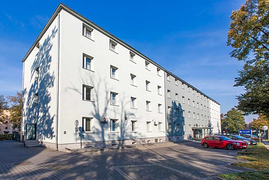 HOTEL ŁABĘDY i Hostel Łabędy