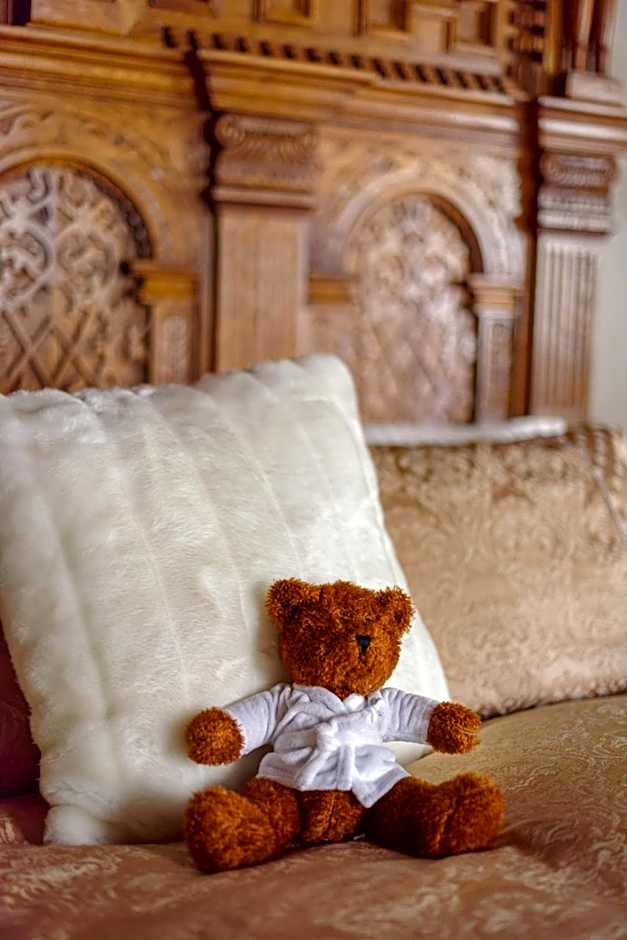 The Saddleworth Hotel