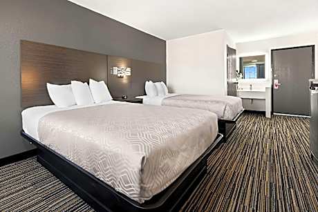 2 QUEEN BEDS NONSMOKING