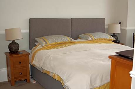 Twin Room with Private Bathroom