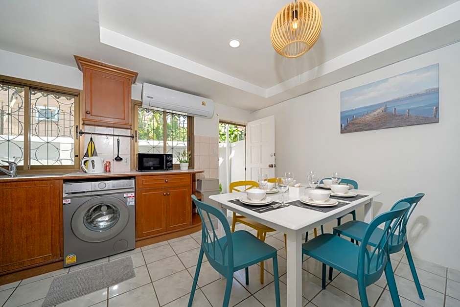 5 mins walk Bangla,beach,3BR