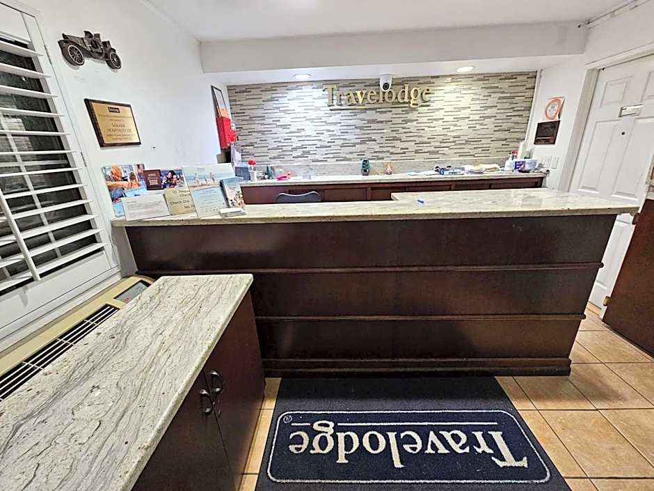 Travelodge by Wyndham Fullerton Near Anaheim