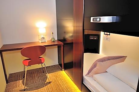Theater Capsule Room for Female (with Desk 30 in)