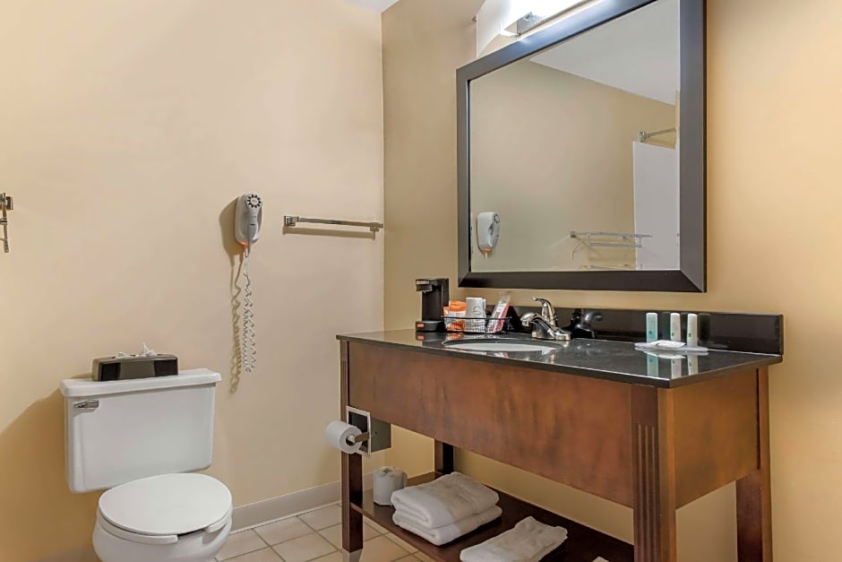 Quality Inn & Suites Lebanon I-65