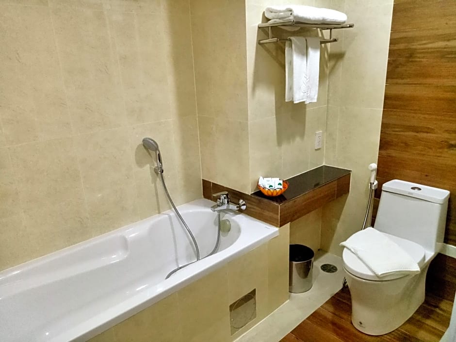 Mayflower Grande Hotel