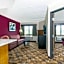 AmericInn by Wyndham Elkhorn Near Lake Geneva