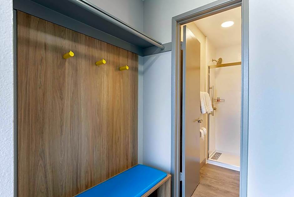 Days Inn by Wyndham Red Bluff