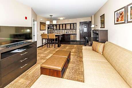 One-Bedroom Suite with Full Kitchen and Sofa Bed