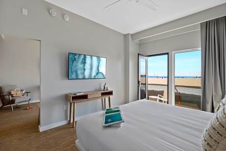 King Suite with Ocean View