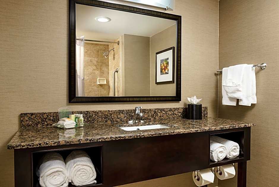 Holiday Inn Charlotte University By IHG